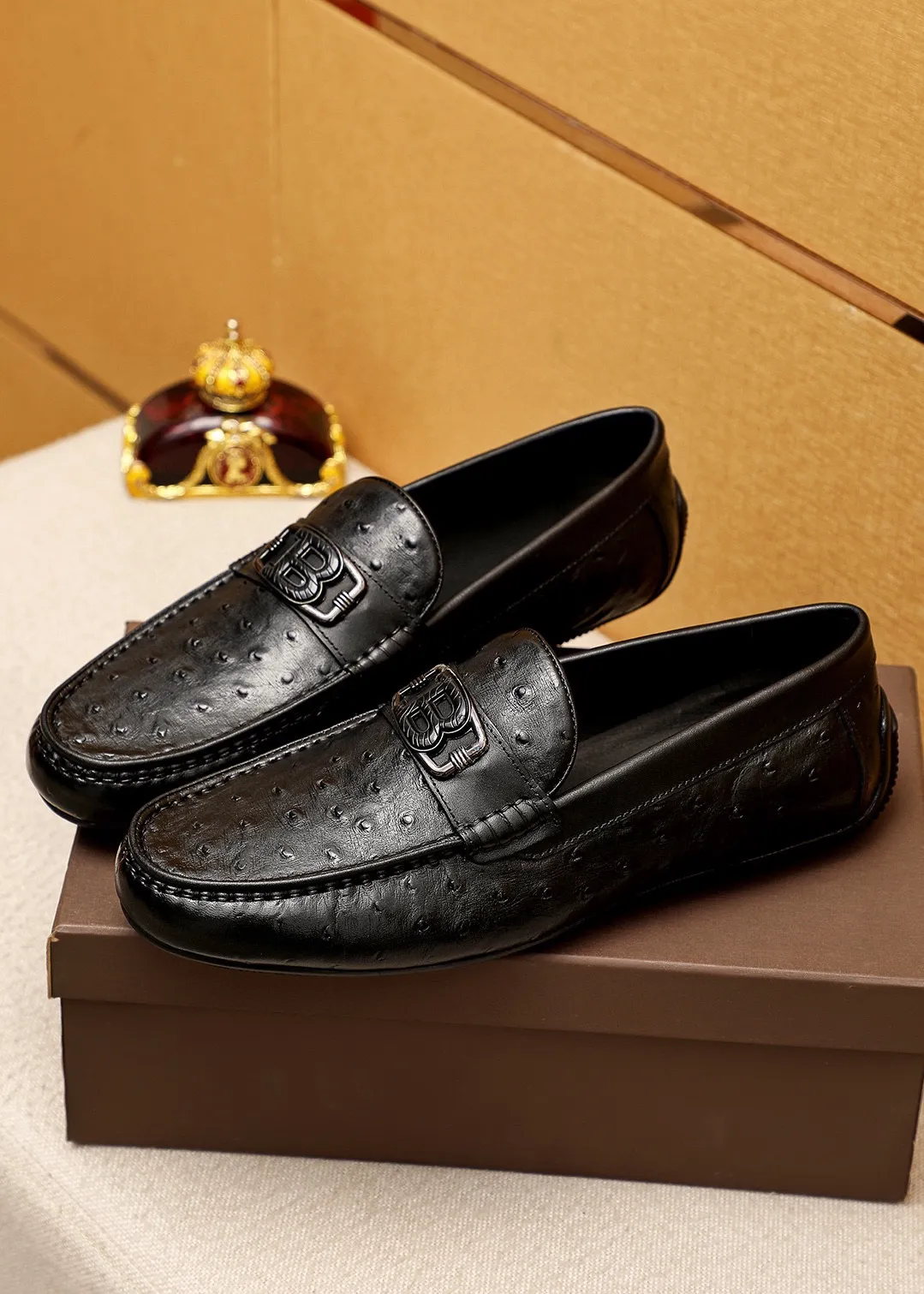 Men's Men's Shoes 💰: 420 💐BV Men's Slip-on Shoes® [BOTTEGA VENETA] Official website counter new model, one-to-one mold opening ⚠Italian calfskin embossed ➕Cow 🐂 leather lining. Driving slip-ons, available at counters, sizes 39-44 (38.45🉑️customized)